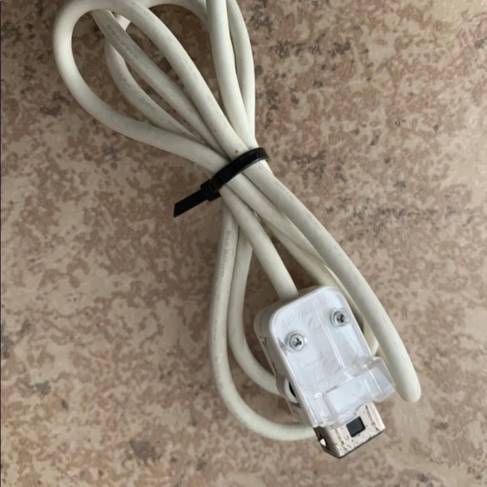 OFFICIAL CLASSIC CONTROLLER | WHITE - NINTENDO WII | USED